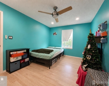 75 Brighton Way - Photo Thumbnail 3