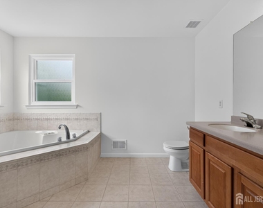 12 Chesapeake Road - Photo Thumbnail 23