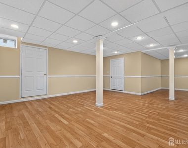 12 Chesapeake Road - Photo Thumbnail 27