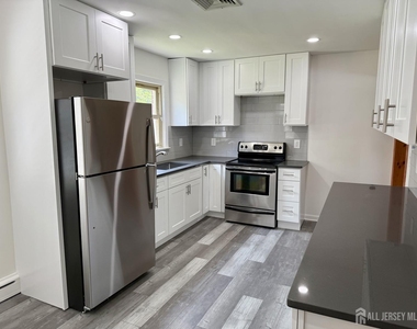 19 South Drive - Photo Thumbnail 9