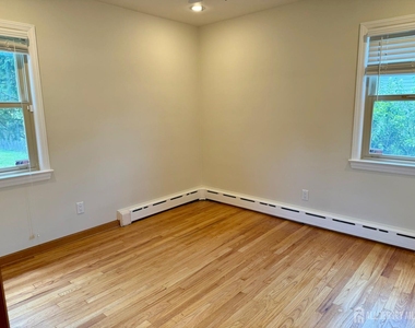 19 South Drive - Photo Thumbnail 16
