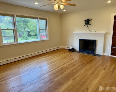 19 South Drive - Photo Thumbnail 8