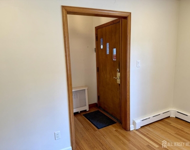 19 South Drive - Photo Thumbnail 5