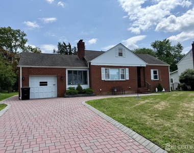 19 South Drive - Photo Thumbnail 2