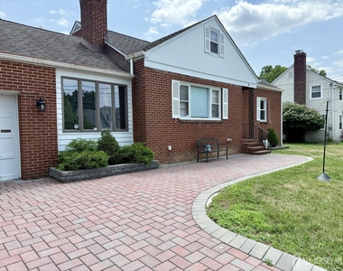 19 South Drive - Photo Thumbnail 3