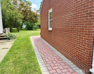19 South Drive - Photo Thumbnail 24