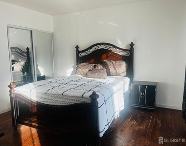 63 E Jefferson Boulevard - Photo Thumbnail 8