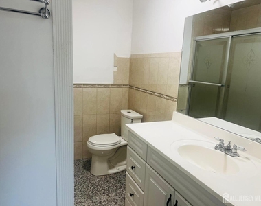 63 E Jefferson Boulevard - Photo Thumbnail 9