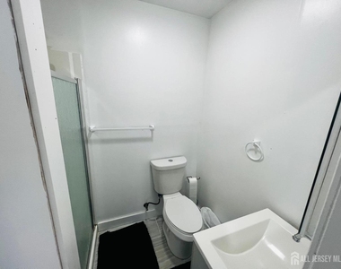63 E Jefferson Boulevard - Photo Thumbnail 5