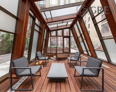 230 E 20th Street - Photo Thumbnail 10