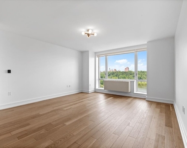1280 Fifth Avenue - Photo Thumbnail 9