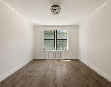 60 E 9th Street - Photo Thumbnail 5