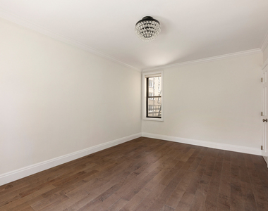 60 E 9th Street - Photo Thumbnail 6