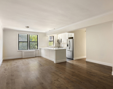 60 E 9th Street - Photo Thumbnail 2