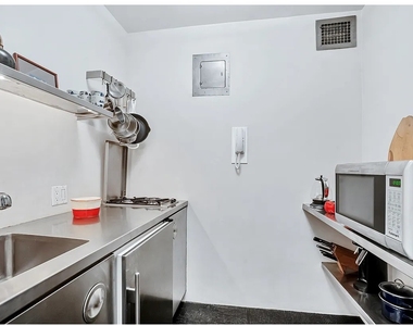 136 E 56th Street - Photo Thumbnail 3