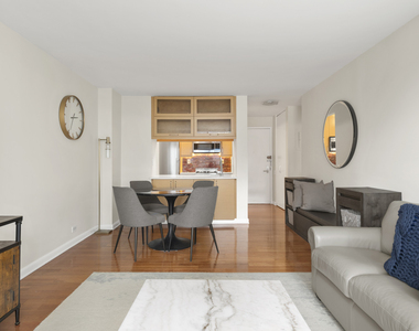295 Greenwich Street - Photo Thumbnail 1