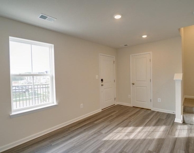 1350 Red Clover Lane - Photo Thumbnail 4
