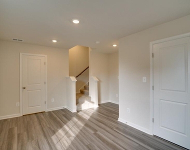 1350 Red Clover Lane - Photo Thumbnail 3