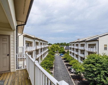 7931 Crescent Park Drive - Photo Thumbnail 13