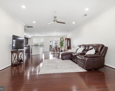 7931 Crescent Park Drive - Photo Thumbnail 3