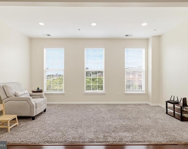 7931 Crescent Park Drive - Photo Thumbnail 2