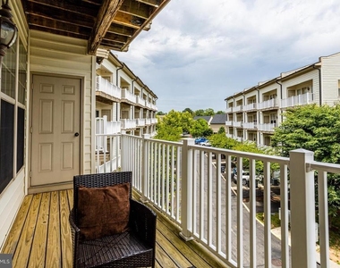7931 Crescent Park Drive - Photo Thumbnail 12