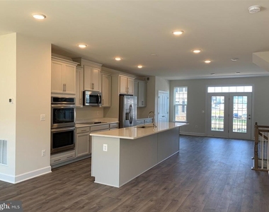 10632 Hinton Way - Photo Thumbnail 2