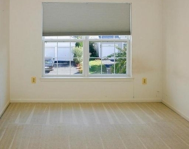14574 Crown Hollow Court - Photo Thumbnail 13