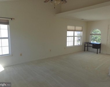 14574 Crown Hollow Court - Photo Thumbnail 11
