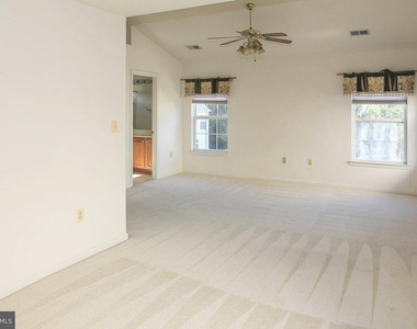 14574 Crown Hollow Court - Photo Thumbnail 9