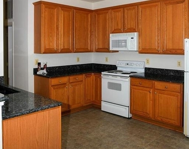14574 Crown Hollow Court - Photo Thumbnail 6