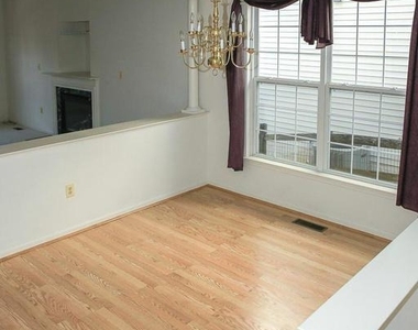 14574 Crown Hollow Court - Photo Thumbnail 4