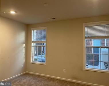 23255 Milltown Knoll Square - Photo Thumbnail 8