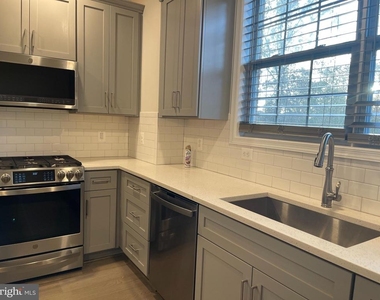 23255 Milltown Knoll Square - Photo Thumbnail 5
