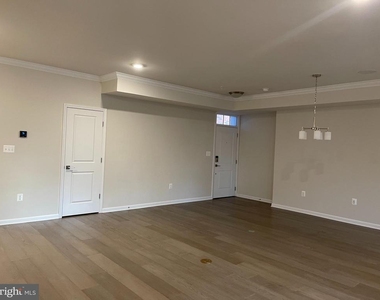 23255 Milltown Knoll Square - Photo Thumbnail 7