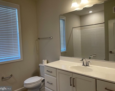 23255 Milltown Knoll Square - Photo Thumbnail 9