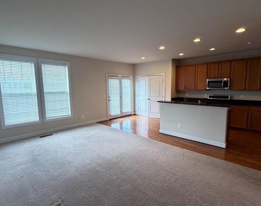 42755 Puller Terrace - Photo Thumbnail 10