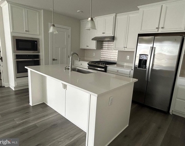 24161 Pissarro Drive - Photo Thumbnail 8