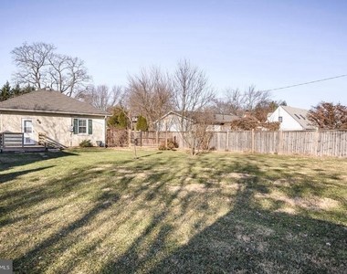 16 Fairview Street Nw - Photo Thumbnail 3