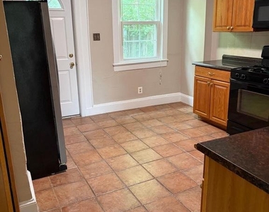16 Fairview Street Nw - Photo Thumbnail 6