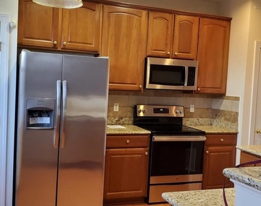 13520 Davinci Lane - Photo Thumbnail 4