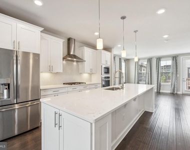 13212 Woodland Park Road - Photo Thumbnail 10