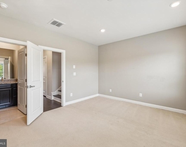 13212 Woodland Park Road - Photo Thumbnail 22