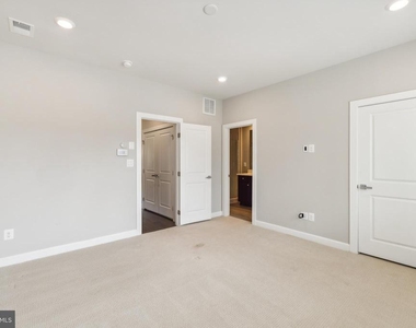 13212 Woodland Park Road - Photo Thumbnail 26