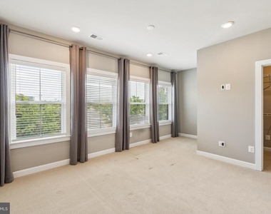 13212 Woodland Park Road - Photo Thumbnail 21