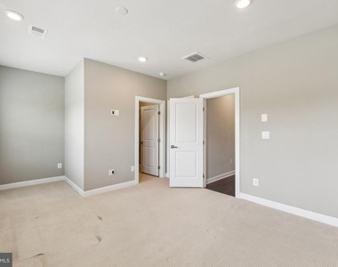 13212 Woodland Park Road - Photo Thumbnail 20