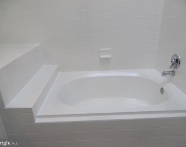 7513 Ashby Lane - Photo Thumbnail 21