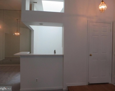 7513 Ashby Lane - Photo Thumbnail 4