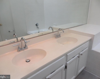 7513 Ashby Lane - Photo Thumbnail 20