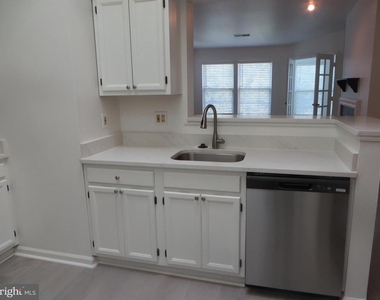 7513 Ashby Lane - Photo Thumbnail 8